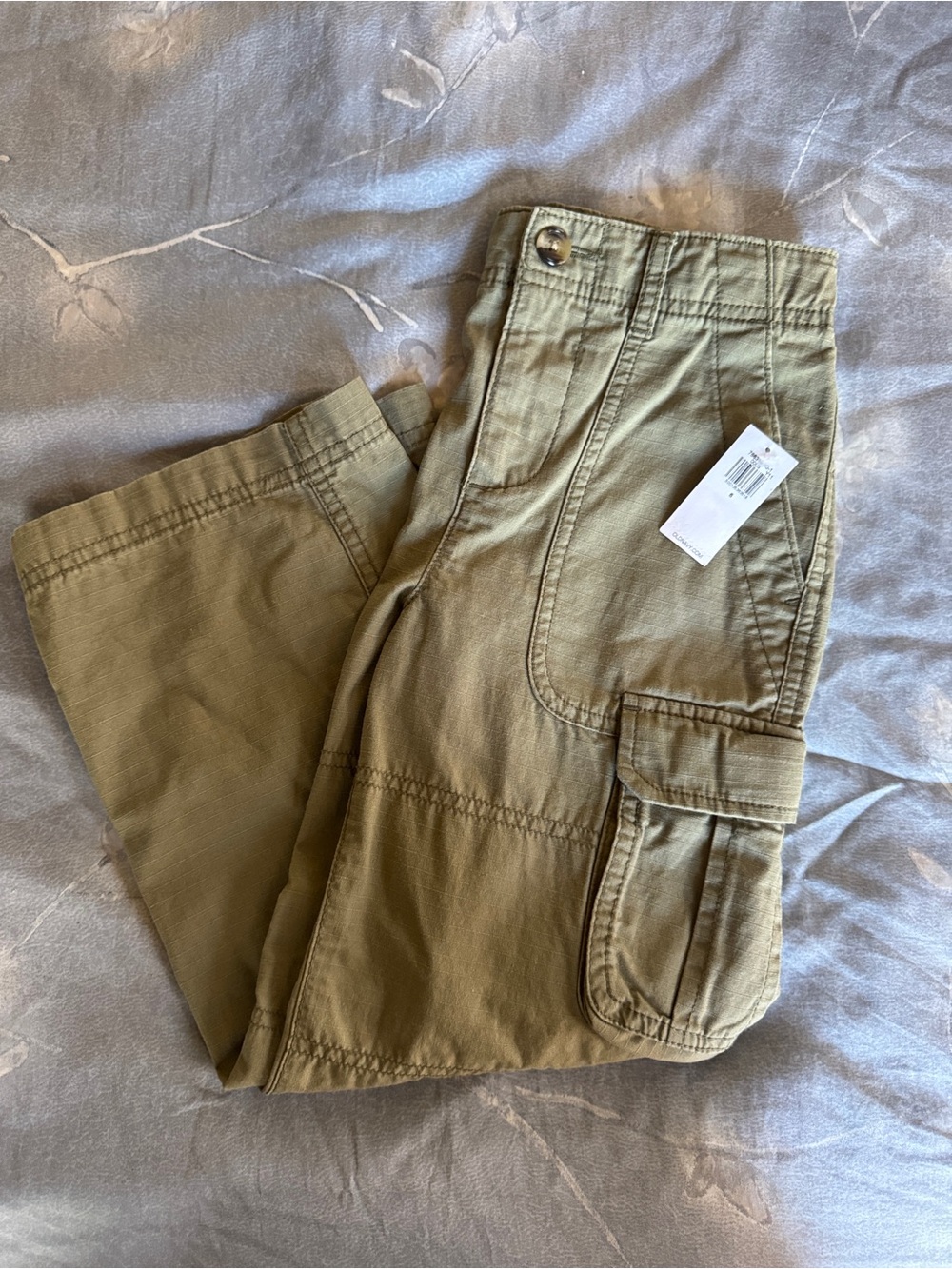 Kids Baggy Cargo Pants in Olive Green size 6